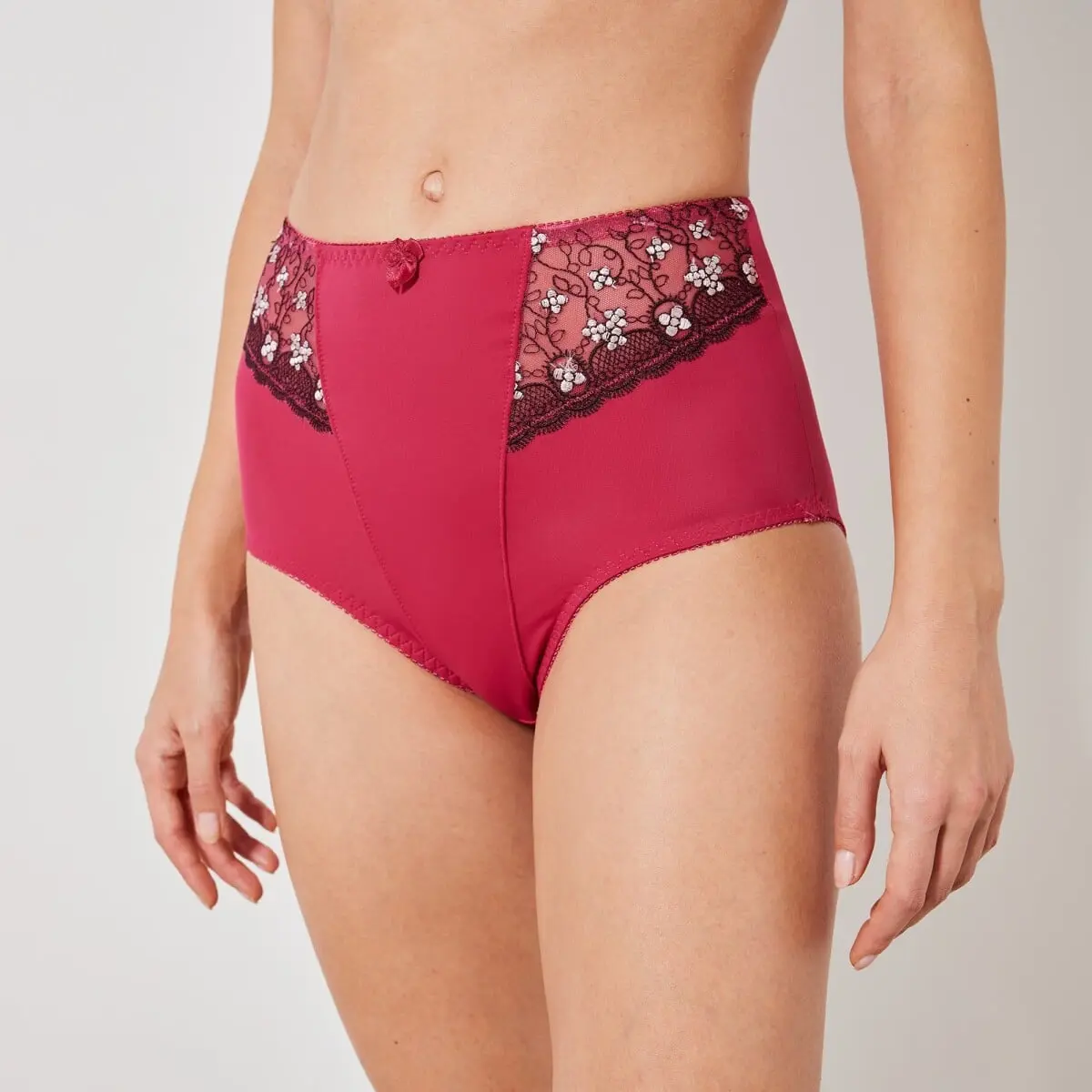 Stahující kalhotky Caminata zn. Confidence Lingerie® z mikrovlákna s výšivkou třešňová 54/56