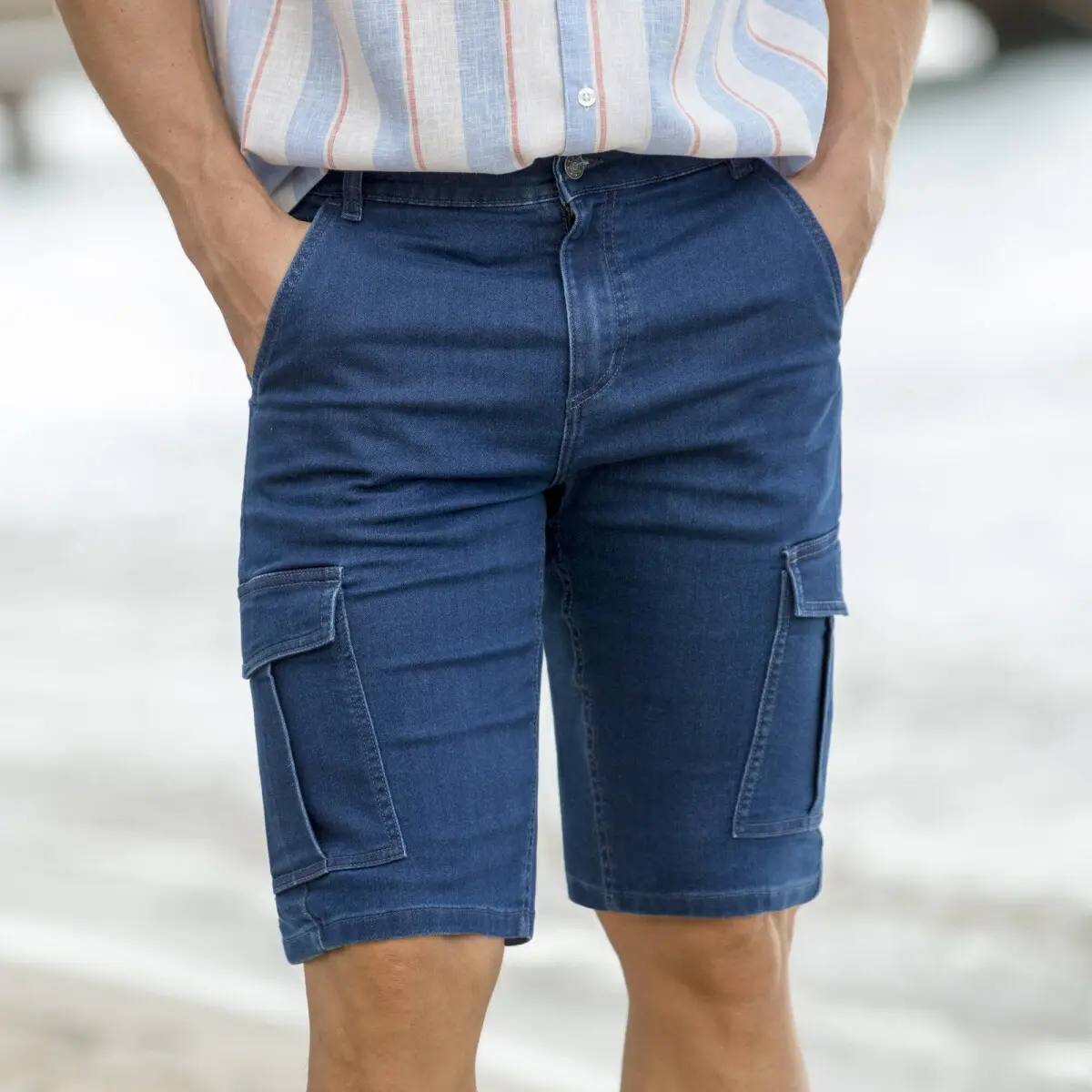 Cargo bermudy ze strečového denimu modrá