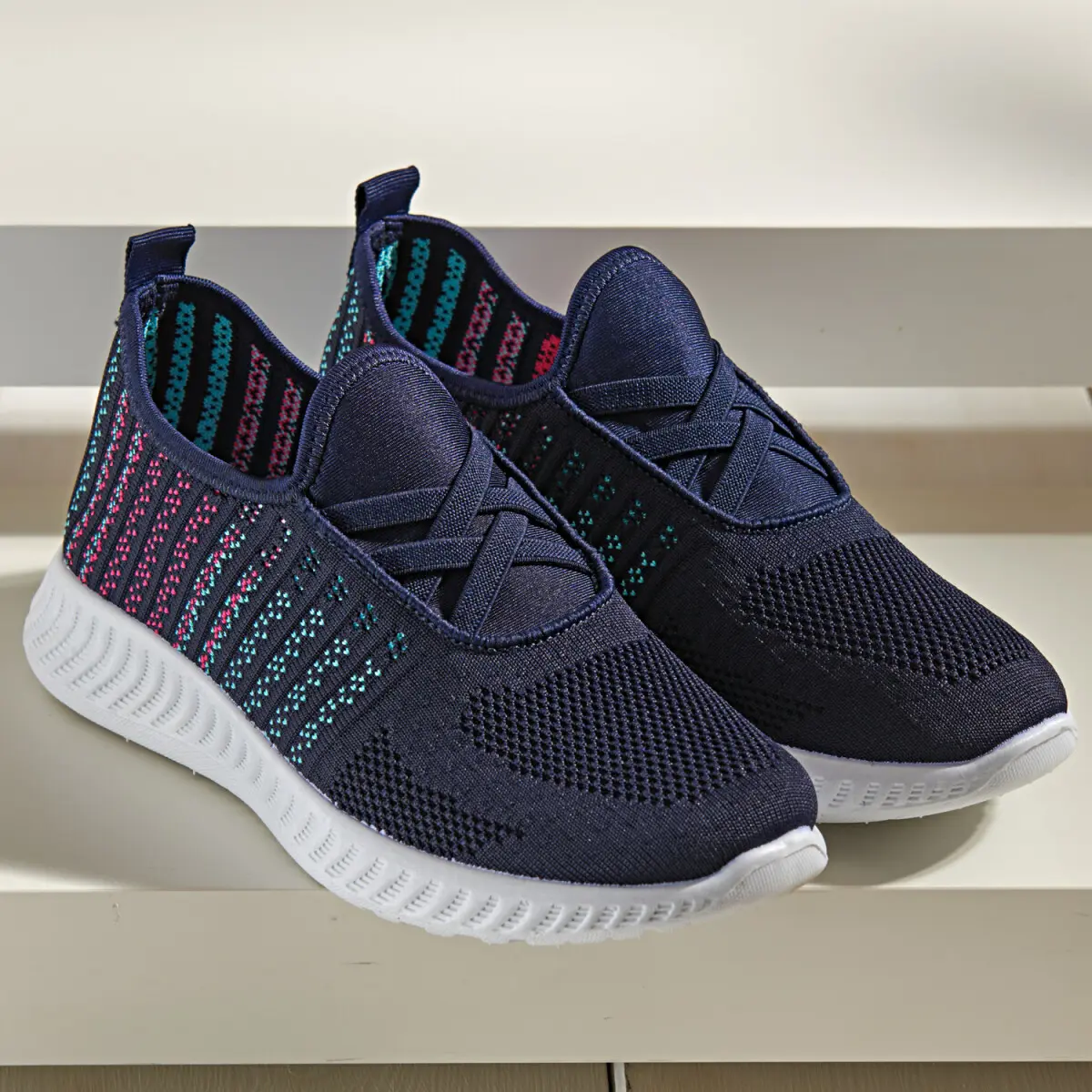 Pružné boty sneakers
