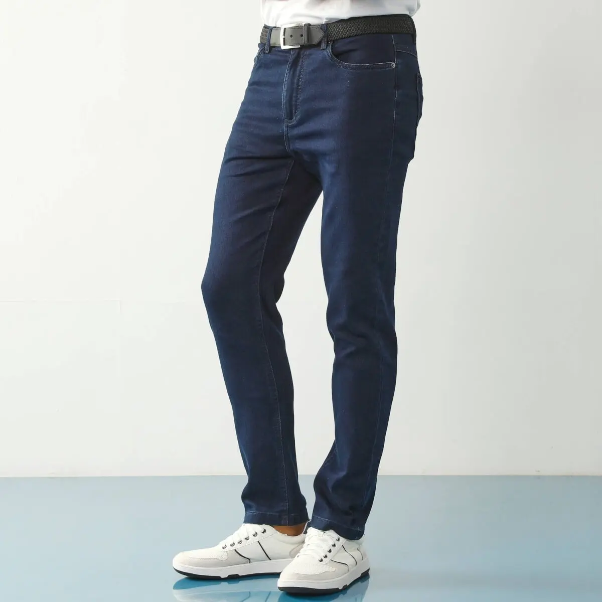 Rovné džíny s 5 kapsami ze strečového denimu, pro střední výšku postavy