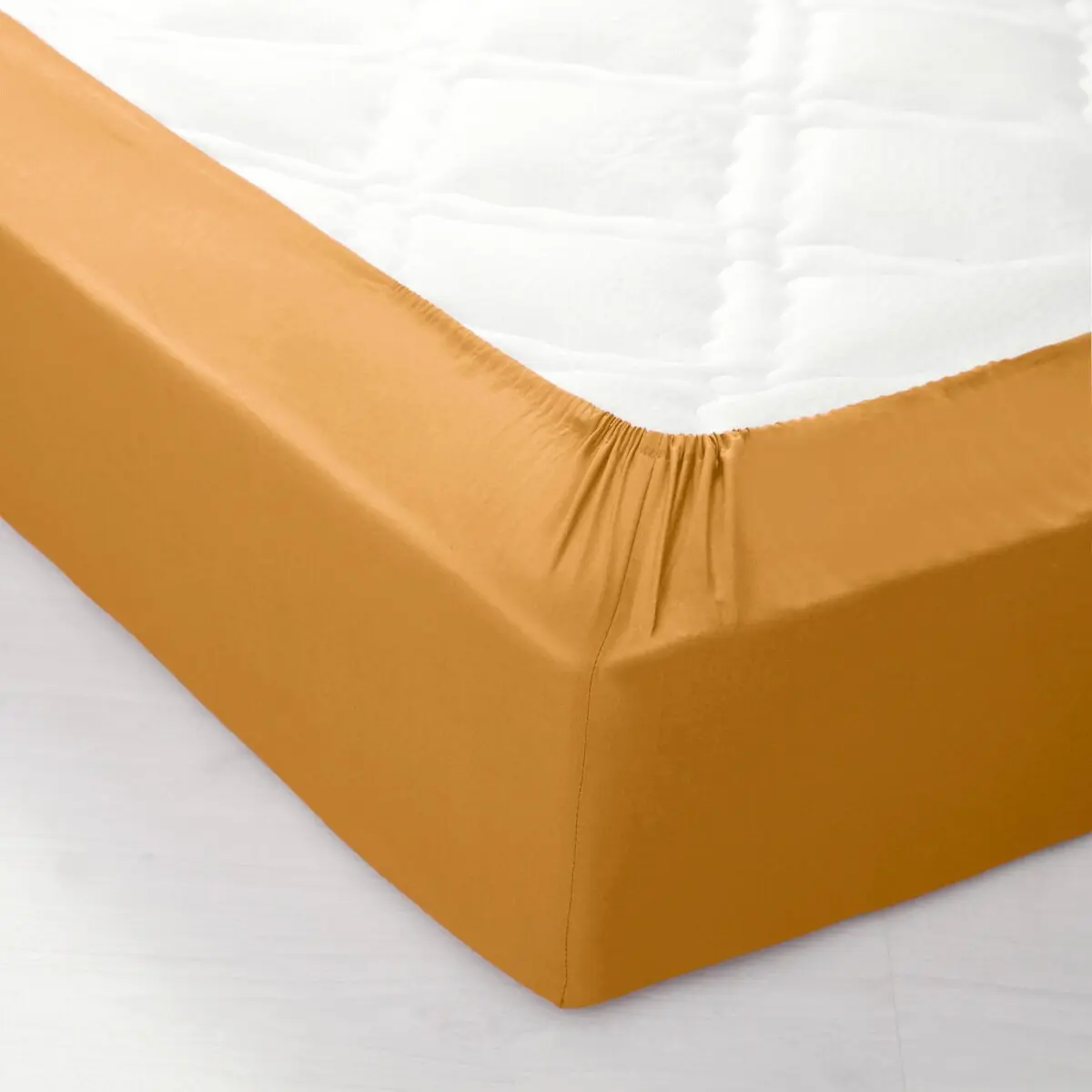 Jednobarevné napínací prostěradlo zn. Colombine® s hloubkou rohů 32 cm, z polycotonu