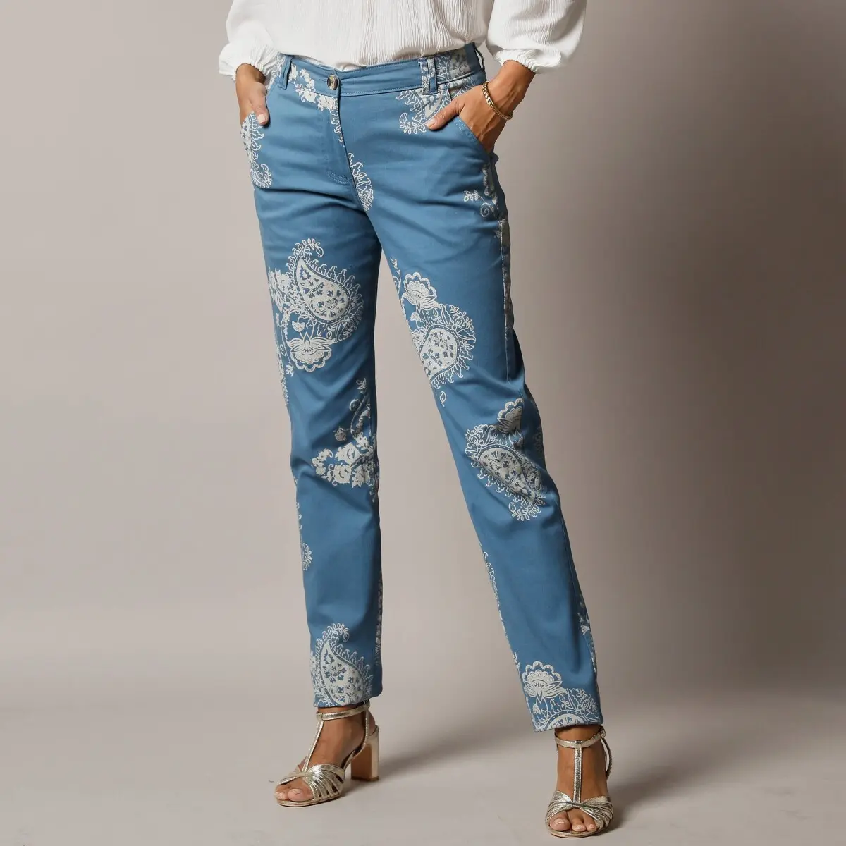 Chino kalhoty s paisley potiskem