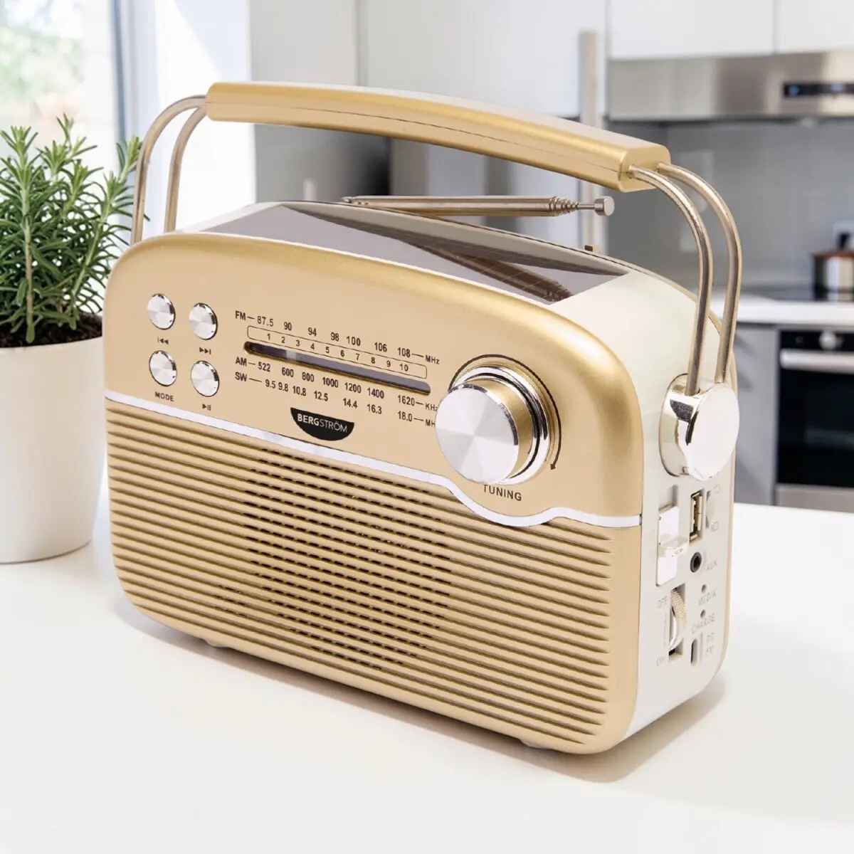 Solární retro rádio