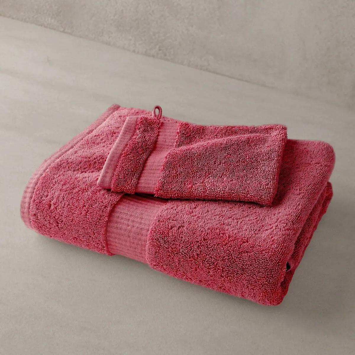 Jednobarevná froté sada koupelnového textilu 640g/m2 confort prestige granátová ručník 50x100 cm+žínka