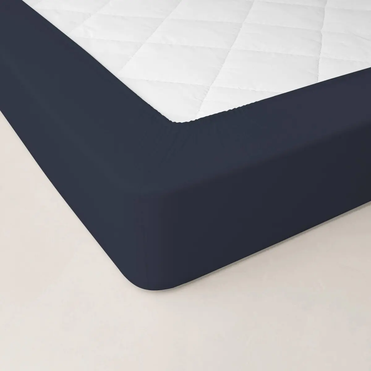 Jednobarevné perkálové napínací prostěradlo, hloubka rohů 40 cm inkoustová