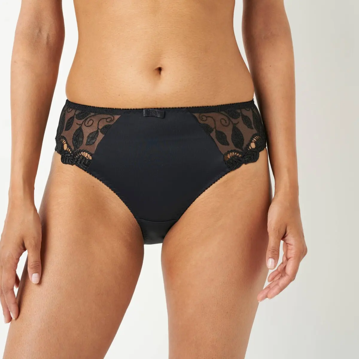 Sada 2 klasických kalhotek Rima zn. Confidence Lingerie® z mikrovlákna a vyšívaného tylu
