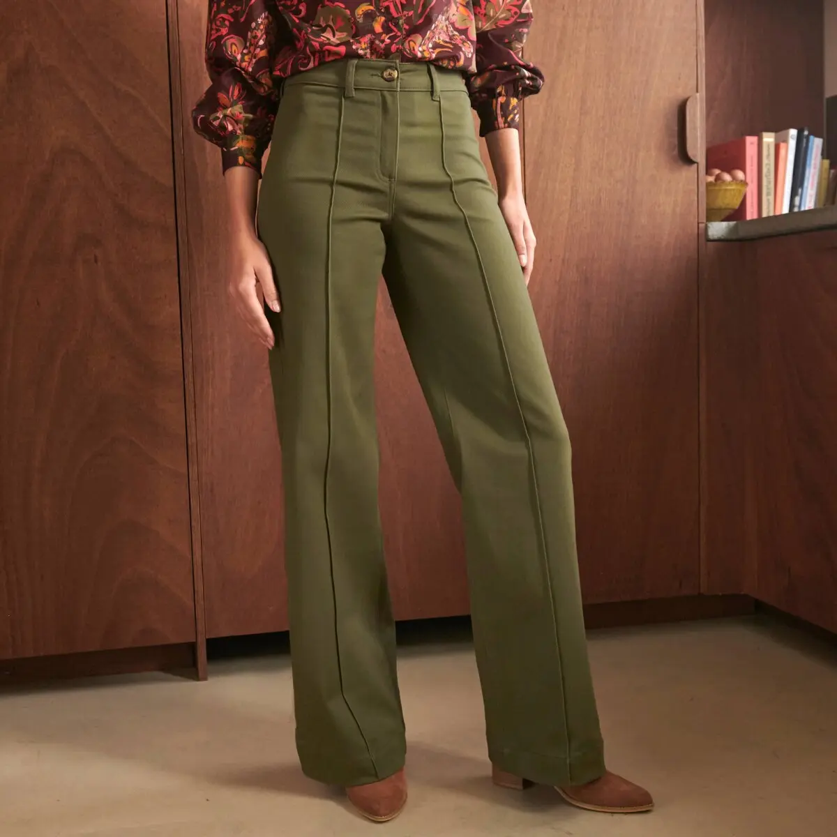 Široké keprové kalhoty s prošitými puky, pro nižší postavu