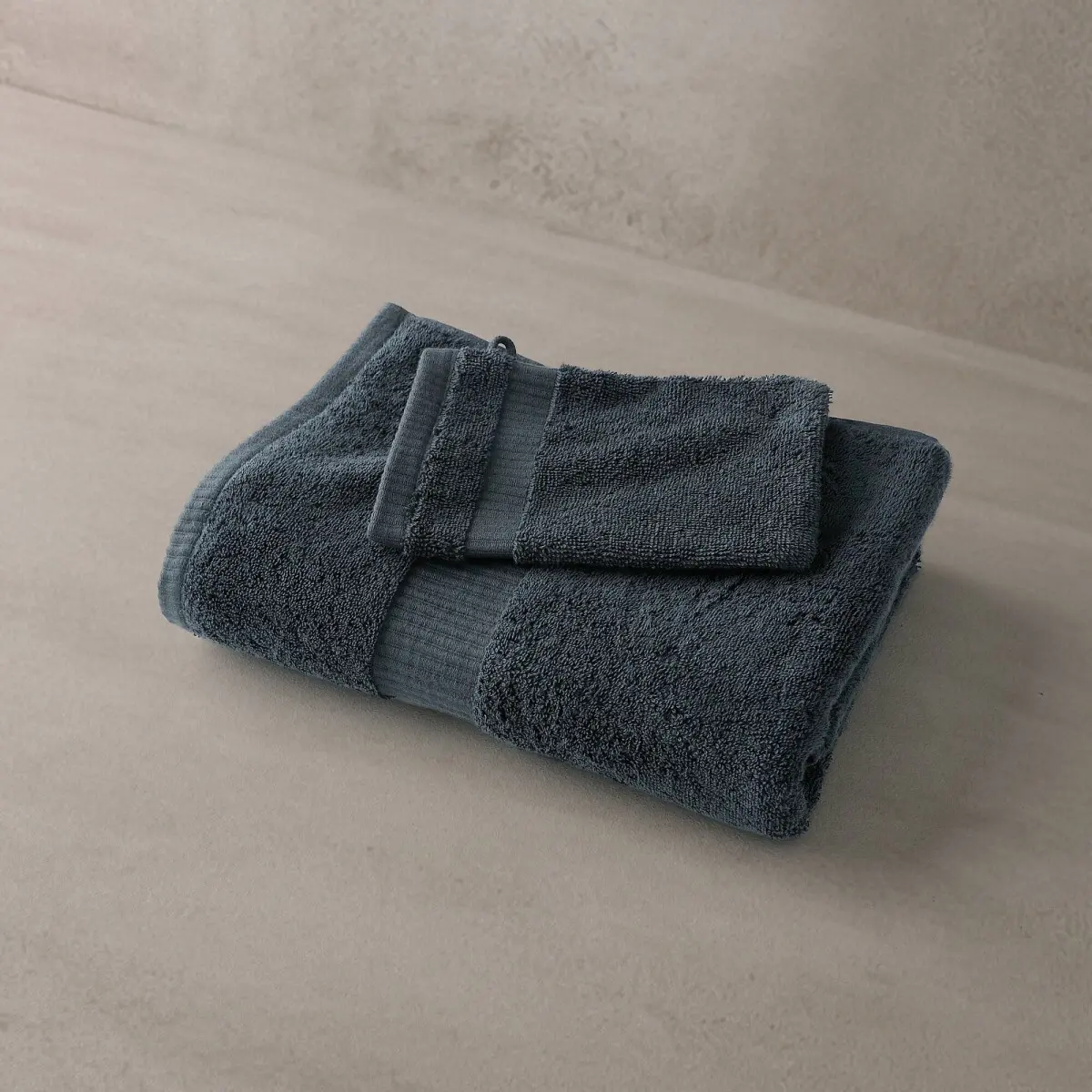 Jednobarevná froté sada koupelnového textilu 640g/m2 confort prestige šedá uhlová osuška 70x130 cm