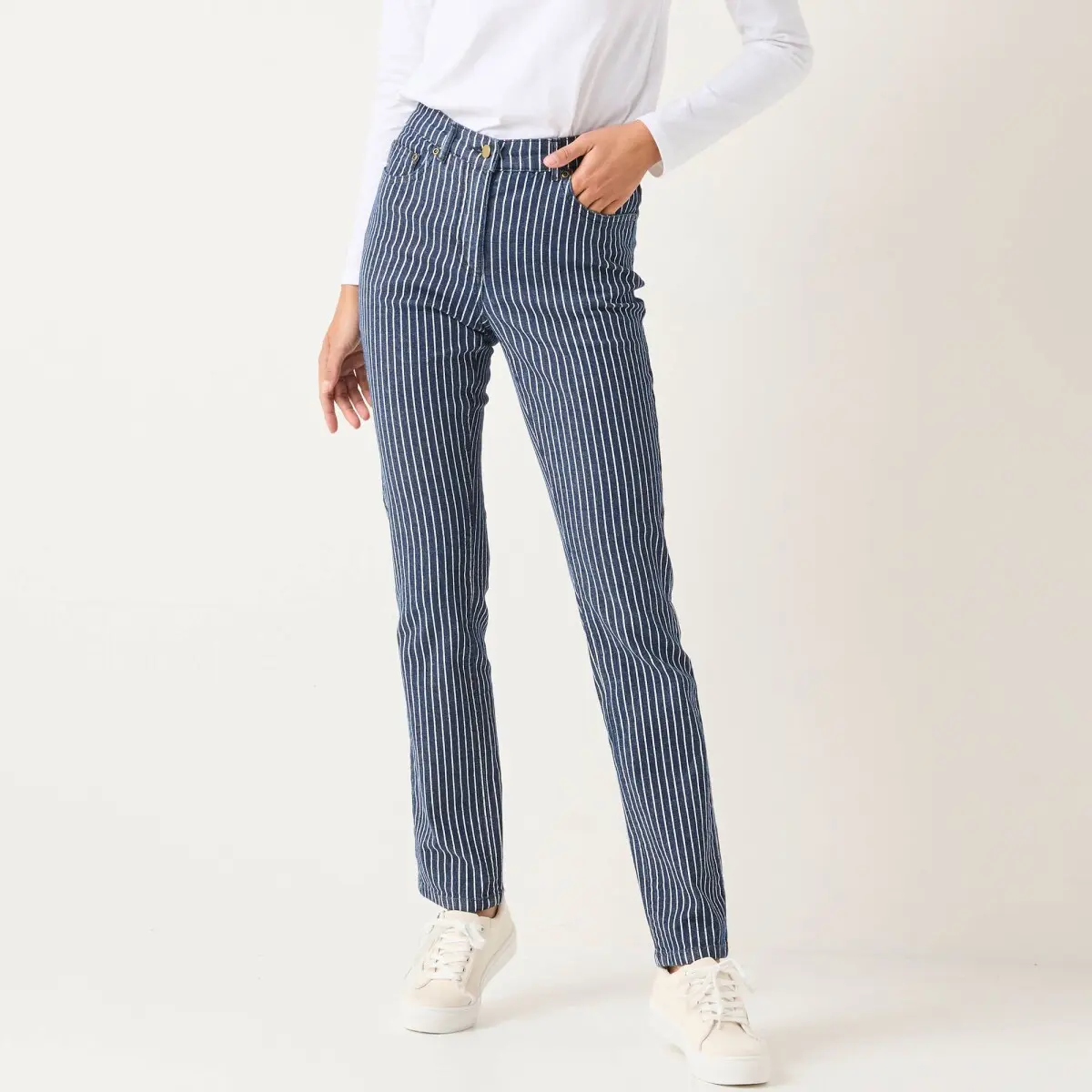 Úzké dlouhé kalhoty, pruhovaný denim