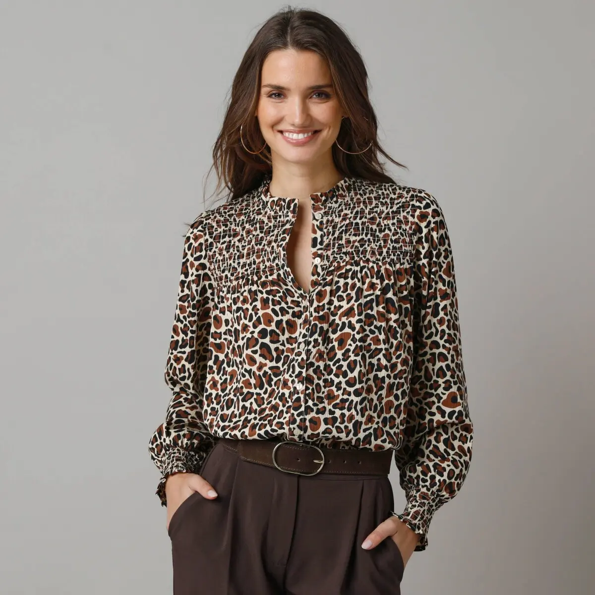 Košilová halenka s leopardím vzorem karamelová/černá