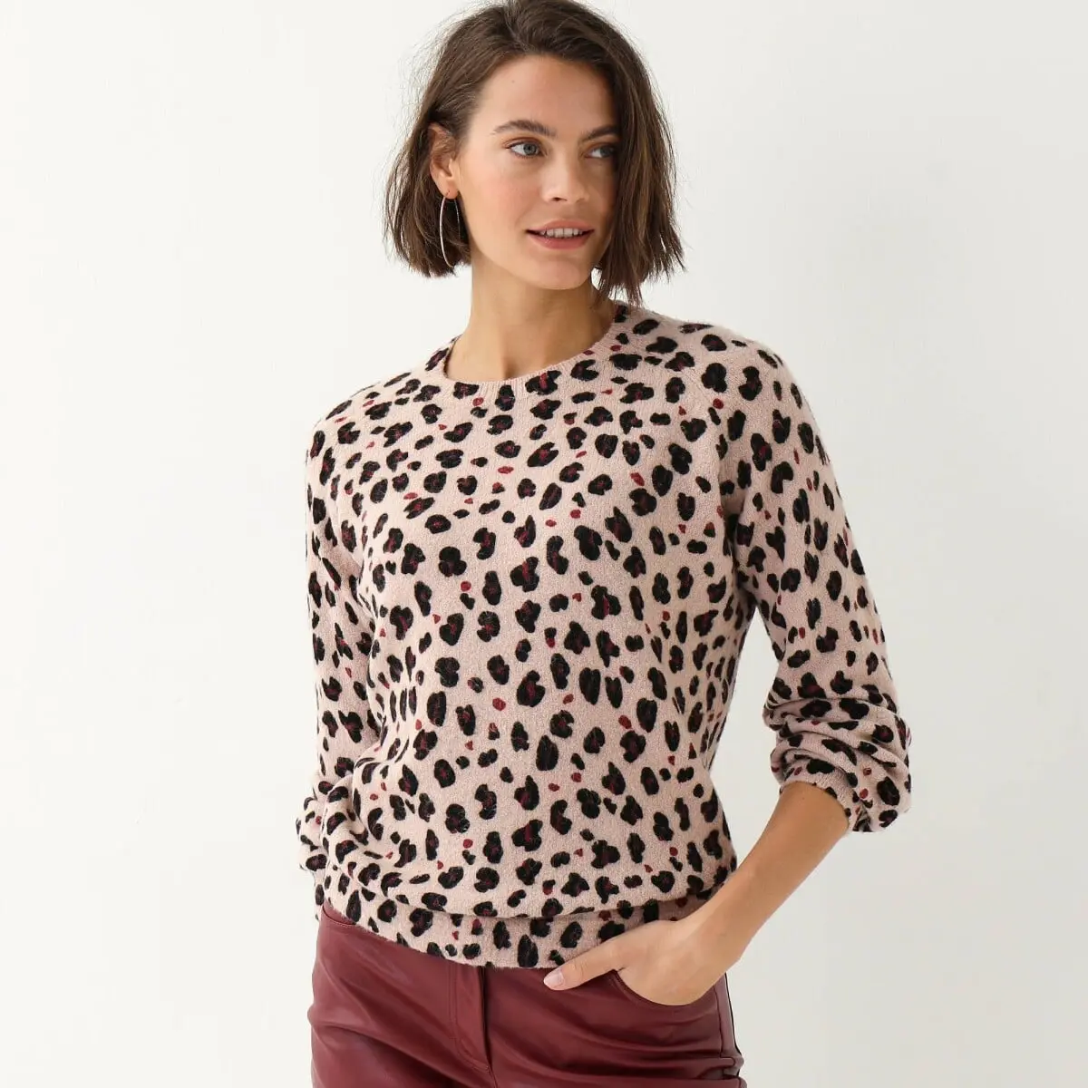 Pulovr s leopardím vzorem béžová/bordó