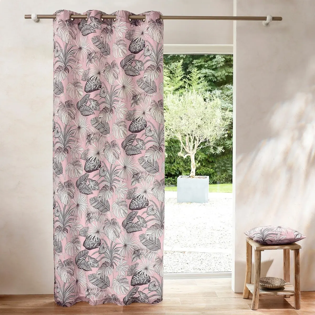 Zatemňovací závěs s tropickým vzorem, s kovovými očky růžová 135x260 cm