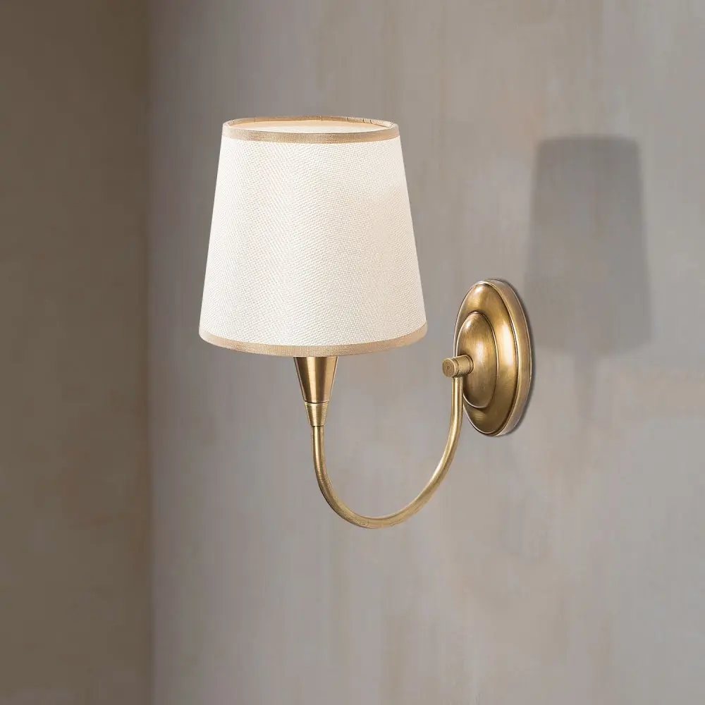 Béžové/ve zlaté barvě nástěnné svítidlo Patrick – Opviq lights