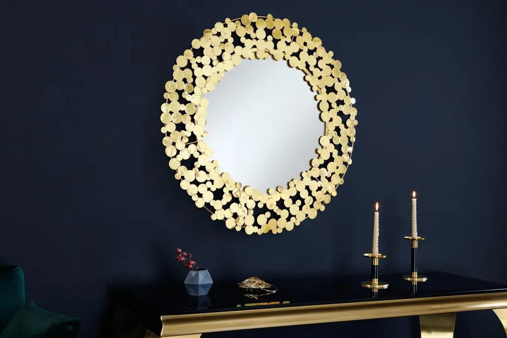 Estila Art deco závěsné zrcadlo Flovia kulatého tvaru se zlatým kovovým rámem vytvořeným z kulatých lupenů 82cm