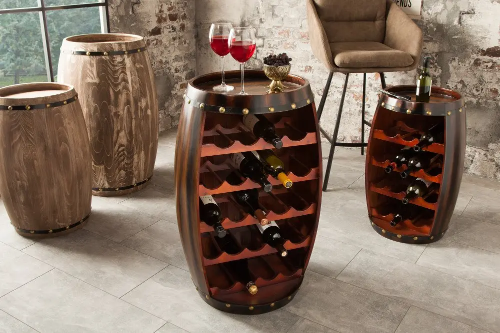 Estila Designová koloniální vinotéka Crawley z masivního dřeva v tmavě hnědé barvě ve tvaru sudu s místem na 23 lahví 80 cm