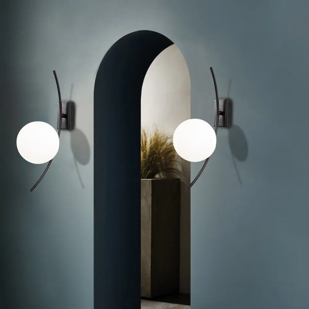 Bílé/černé nástěnné svítidlo Hilal – Opviq lights