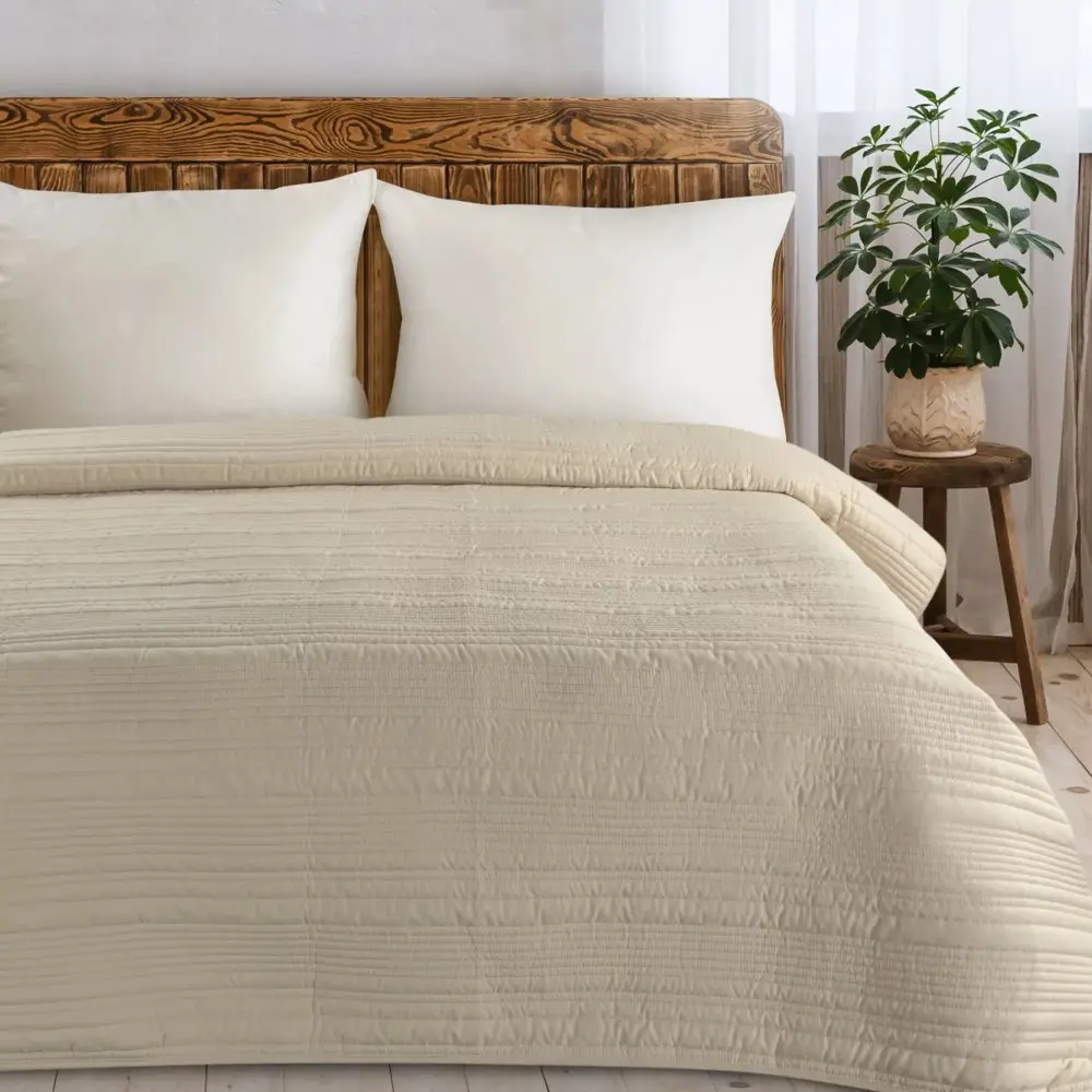 Elegantní přehoz TARA z matné látky s prošívaným vzorem - béžový Šířka: 170 cm | Délka: 210 cm