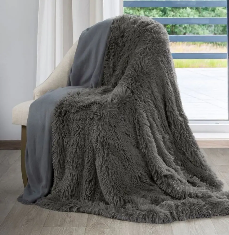 Tmavě šedá chlupatá deka Šířka: 200 cm | Délka: 220 cm
