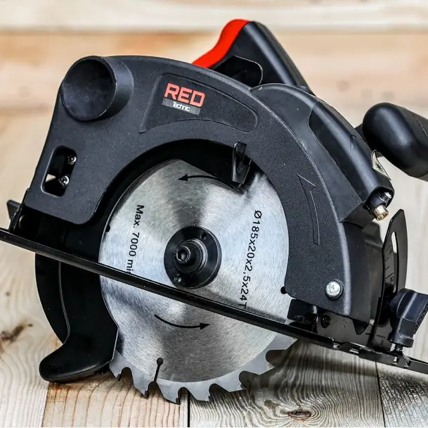 Ruční kotoučová pila na dřevo RTRPT0006 s laserovým naváděním 2250 W