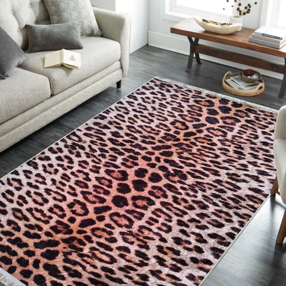 Koberec s nadčasovým leopardím vzorem Šířka: