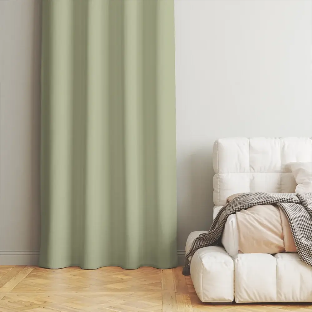 Elegantní pistáciově zelený závěs s řasící páskou