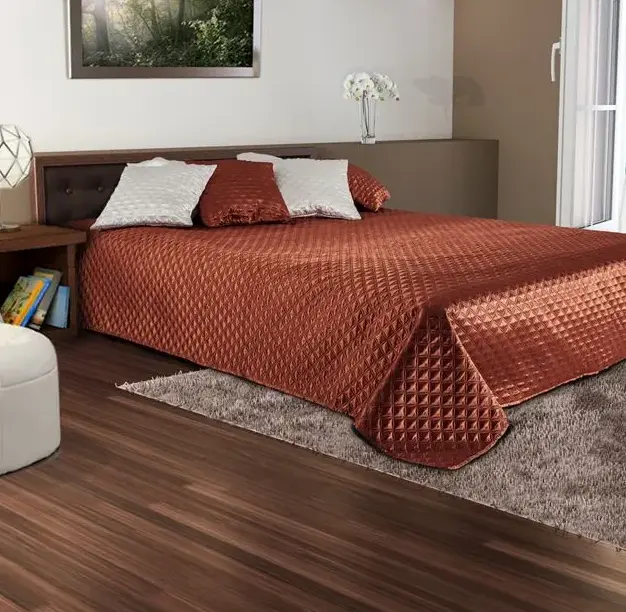 Prošívaný saténový přehoz 200 x 220 cm - PALERMO karamel