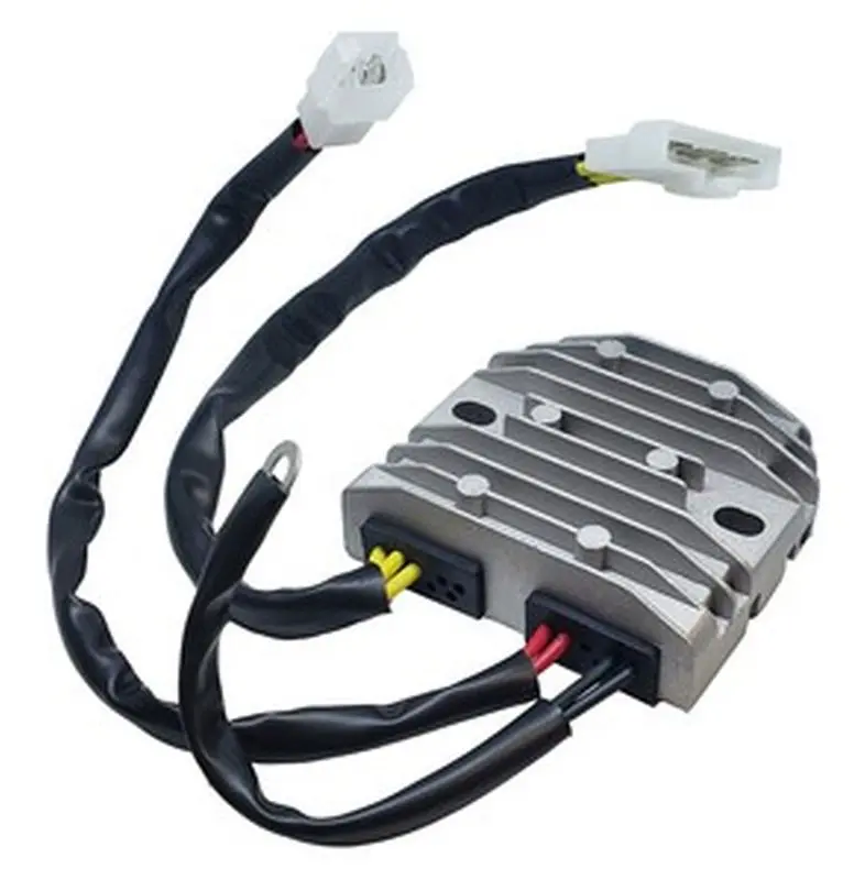 DZE regulátor napětí KTM DUKE 125 11-16; DUKE 200 12-19; DUKE 250 15-16, DUKE 390 13-17; HUSQVARNA 401 18-19 (90111034000) MOSFET (50A) (DZE)