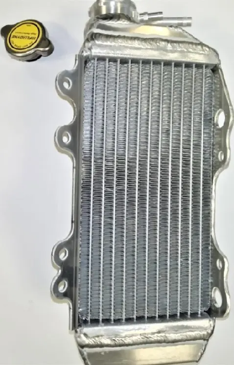 FLUIDYNE chladič KAWASAKI KX250F 06-08 zesílený pravý (se zátkou) (FLUIDYNE chladič KAWASAKI KX250F 06-08 zesílený pravý (se zátkou))