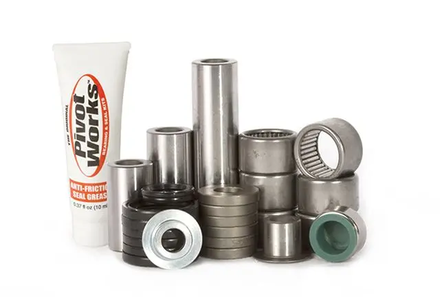 PIVOT WORKS sada na opravu kyvné vidlice KAWASAKI KLX 450R 08-09, KX 250F 06-20 KXF 450 06-18- nahrazuje PWLKK16021 (KXF250) (PIVOT WORKS sada na)