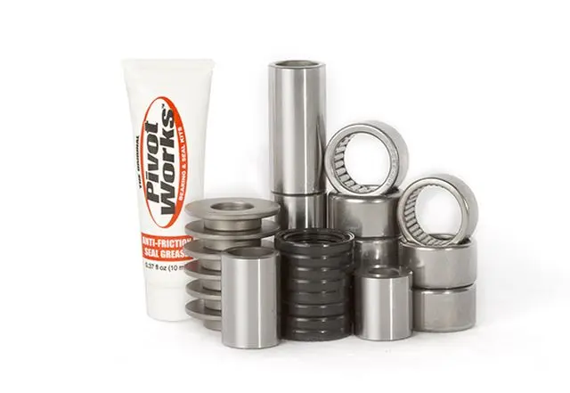 PIVOT WORKS opravná sada spojovacího kloubu kyvného ramene SUZUKI RM 125/250 02-03 - nahrazuje PWLK-S12-021 (PIVOT WORKS opravná sada spojovacího)