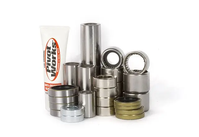 PIVOT WORKS opravná sada spojovacího kloubu kyvného ramene KTM SX 125/150/250 12-20, SXF 250/350/450 11-20, EXC 250/300 TPI 20-22, HUSVARNA FC/FE