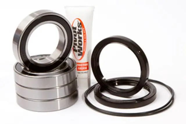 PIVOT WORKS ložiska zadního kola SUZUKI LT-R 450 (06-09) (LTR450) (PIVOT WORKS ložiska zadního kola SUZUKI LT-R 450 (06-09) (LTR450))