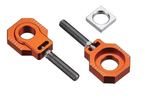 ACCEL napínač zadní osy se šroubem KTM SX/SXF/EXC 125-530 '08-'12, EXC/EXCF '08-'19 (průměr 20mm) barva oranžová (komplet-2 kusy) (ACCEL napínač)