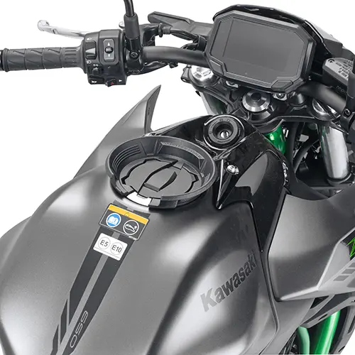 KAPPA držák Tanklock KAWASAKI Z 650 20-23 (KAPPA držák Tanklock KAWASAKI Z 650 20-23)