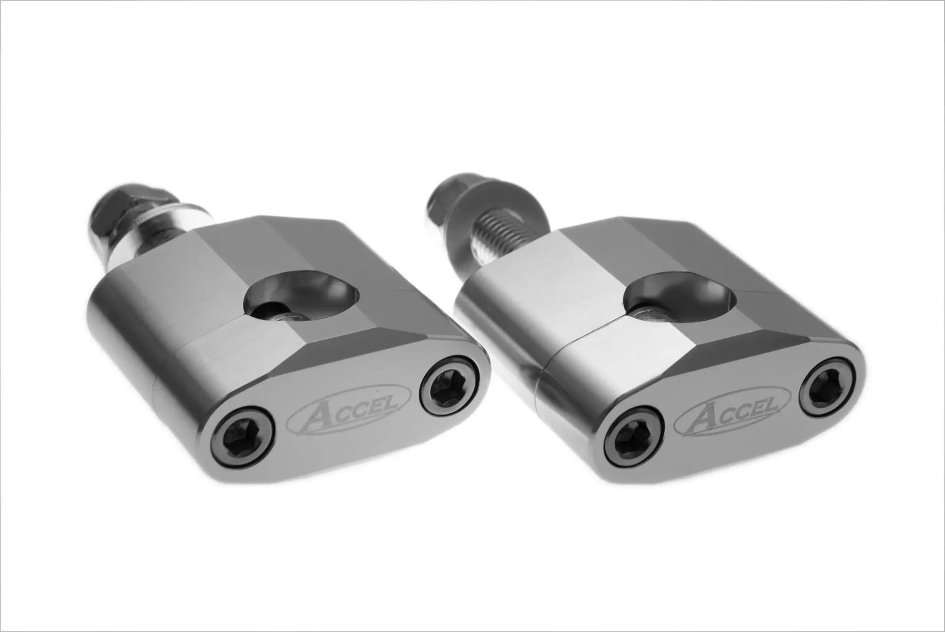 ACCEL držáky/zvedáky na řidítka (22,2mm) výška 34mm se šroubem M12 barva stříbrná (BM-02SV22) (ACCEL držáky/zvedáky na řidítka (22,2mm) výška 34mm se)