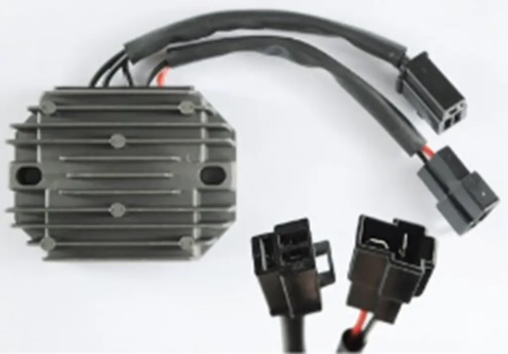 GZ regulátor napětí SUZUKI DR 650 90-91, GSF 400 90-94, GS 500 89-02 (GZ regulátor napětí SUZUKI DR 650 90-91, GSF 400 90-94, GS 500 89-02)