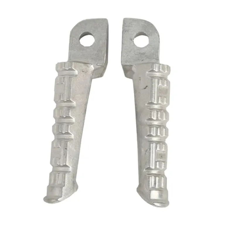BIKETEC PARTS sada stupaček řidiče HYOSUNG GT 250R 04-17, GT 650R 04-17 barva stříbrná (BIKETEC PARTS sada stupaček řidiče HYOSUNG GT 250R 04-17, GT)