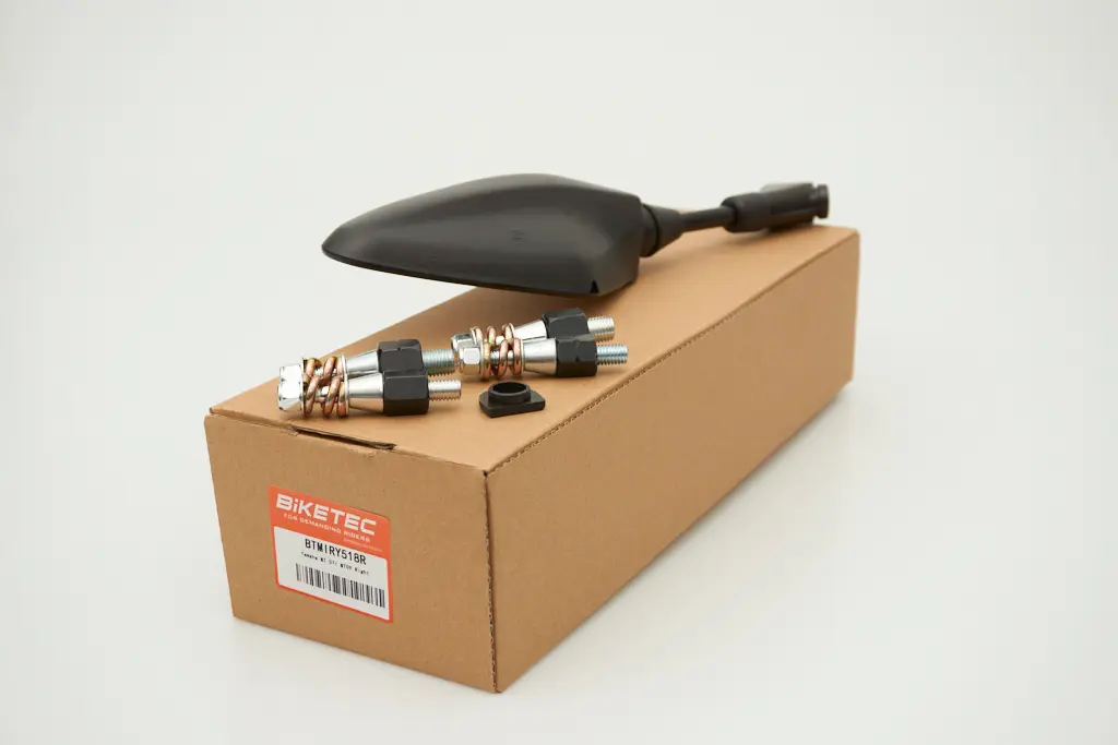 BIKETEC PARTS zrcátko YAMAHA MT 125 14-19, MT-03 16-21, MT-07 14-19, MT-09 13-20, MT 10 16-20, TENERE 700 19-24, XTZ 1200 14-19 pravé (1RC-26290-00),