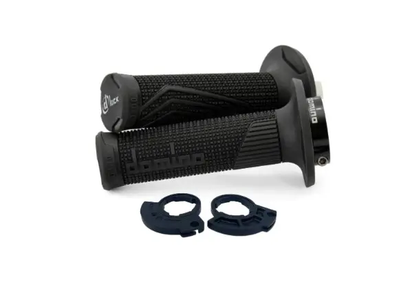 DOMINO rukojeti (gripy) OFF ROAD D-LOCK na jeden bowden 2T (s adaptéry plynu - KTM, HUSQVARNA, GASGAS, HONDA, KAWASAKI, SUZUKI, YAMAHA a další) barva