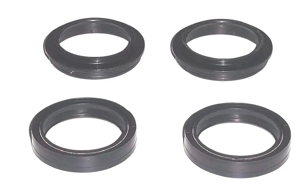 TOURMAX gufera vidlice a prachovky (komplet) (45X57X11) HONDA CBR 900RR 93-99, GL 1500 97-03, SUZUKI GSXR 600 97-03 (ARI067)(ARI091) vyrobeno v