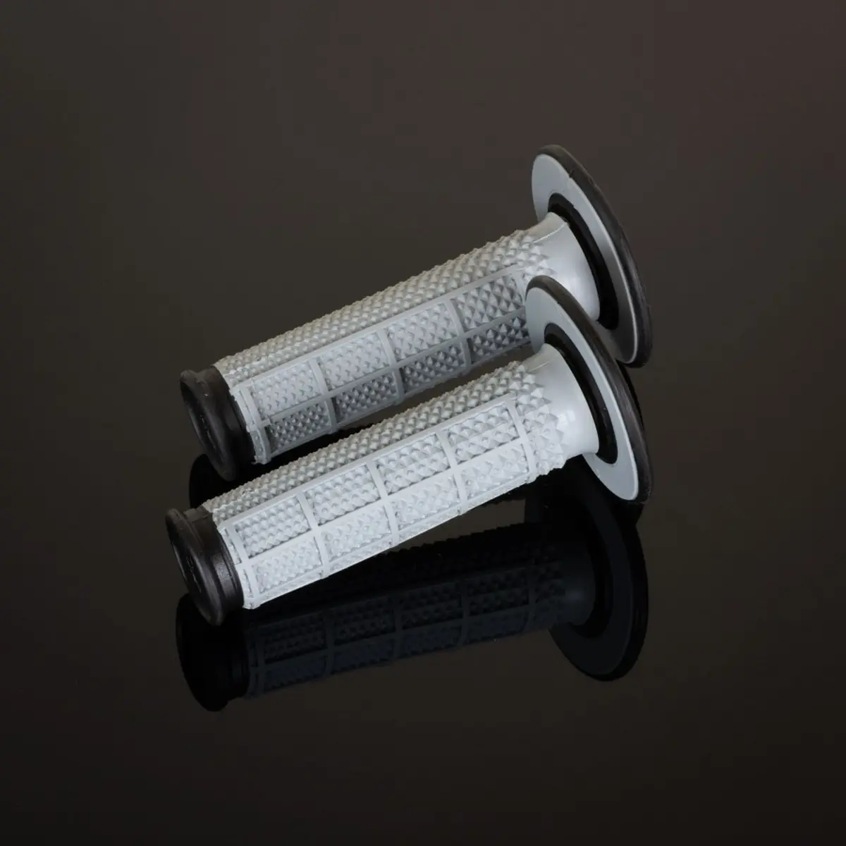 RENTHAL gripy MX DUAL COMPOUND TAPERED HALF WAFFLE, dvousložkový, barva šedá/černá (RENTHAL gripy MX DUAL COMPOUND TAPERED HALF WAFFLE, dvousložkový,)