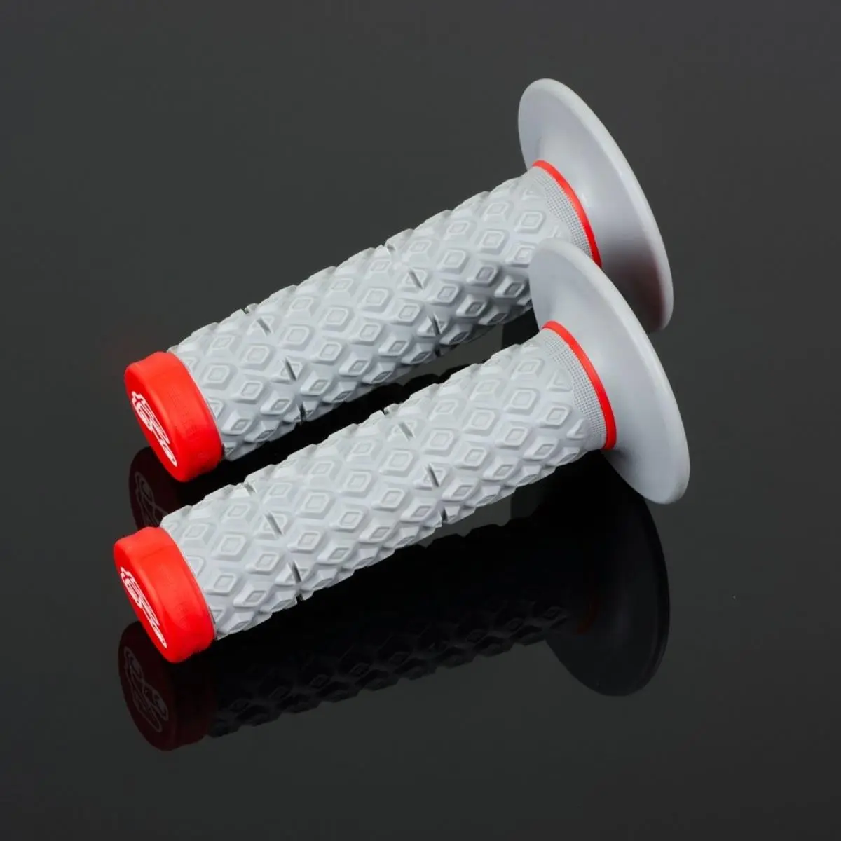 RENTHAL gripy MX COMFORT GRIPS SOFT/FIRM barva červená ( )