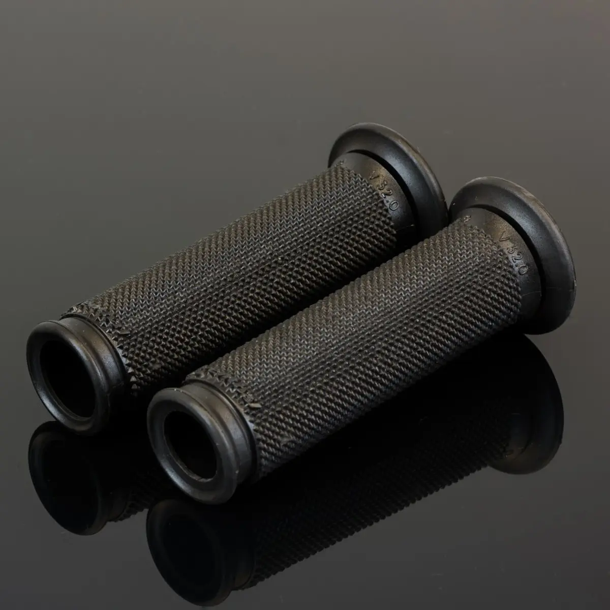 RENTHAL gripy G211 ROAD EXTRA FIRM GRIP (32mm) barva černá (RENTHAL gripy G211 ROAD EXTRA FIRM GRIP (32mm) barva černá)