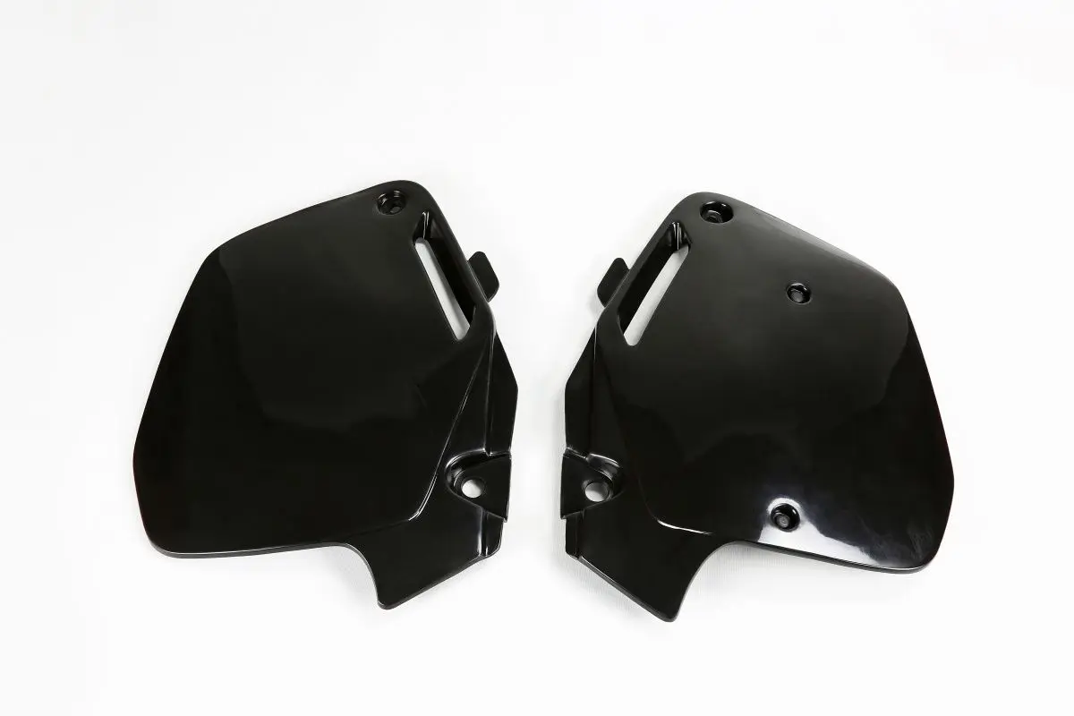 UFO boční tabulky na startovací číslo HONDA CR 125 91-92, CR 250 90-91, CR 500 91-01, barva černá (UFO boční tabulky na startovací číslo HONDA CR 125)