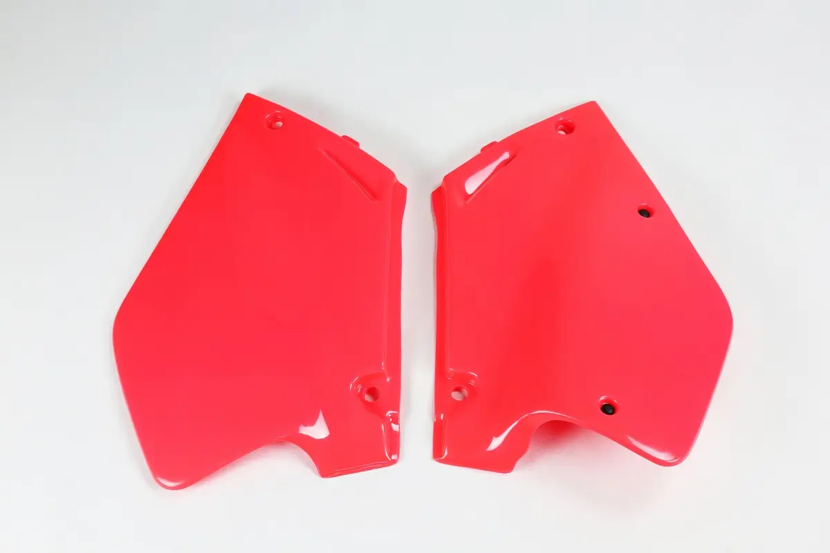 UFO boční tabulky HONDA CR 125 95-97, CR 250 95-96 barva červená (UFO boční tabulky HONDA CR 125 95-97, CR 250 95-96 barva červená)