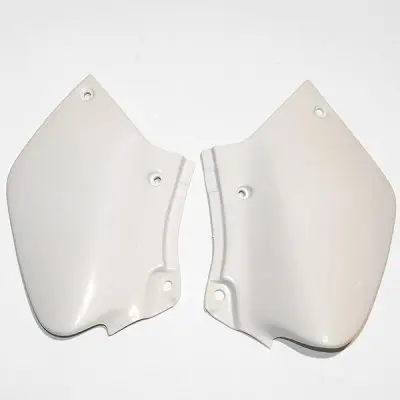 UFO boční tabulky HONDA XR 250R / XR400R 96-10 barva bílá ( )