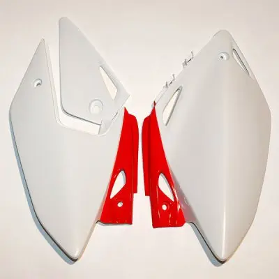 UFO boční tabulky HONDA CRF 250X 04-17 barva OEM (bílá/červená) ( )