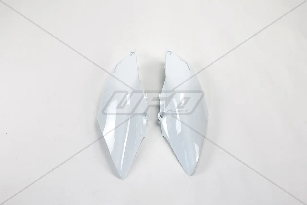 UFO boční tabulky na startovací číslo HONDA CRF 250R 14-17, CRF 450R 13-16 barva bílá (UFO boční tabulky na startovací číslo HONDA CRF 250R 14-17,)