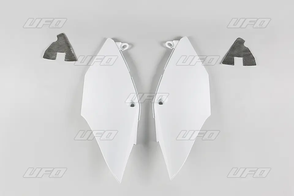 UFO boční tabulky na startovací číslo HONDA CRF 250R 18-21, CRF 450R 17-20, barva bílá (UFO boční tabulky na startovací číslo HONDA CRF 250R 18-21,)