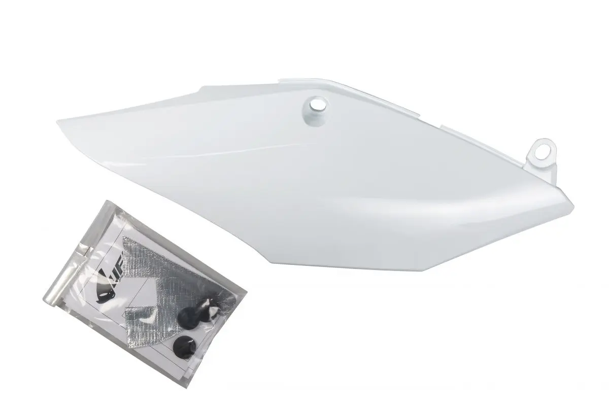 UFO boční tabulky na startovací číslo HONDA CRF 250R 18-21, CRF 450R 17-20, barva bílá (UFO boční tabulky na startovací číslo HONDA CRF 250R 18-21,)